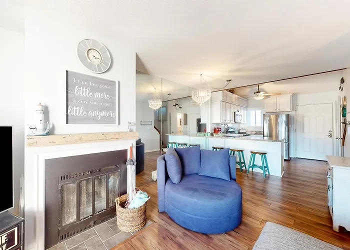 Crab Cove Unit 2 Apartment *