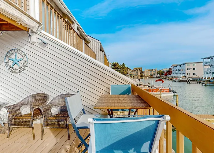 Crab Cove Unit 2 Apartment